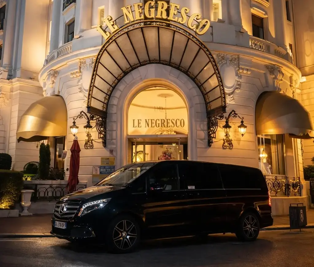 chauffeur prive nice mercedes classe v hotel negresco transfert luxe cote d azur